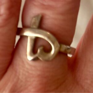 Tiffany & Co. Elegant Gold Twist Ring